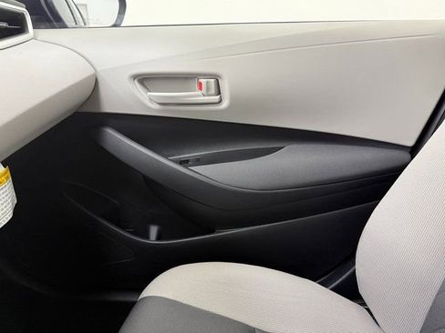 Used 2025 Toyota Corolla LE image 24