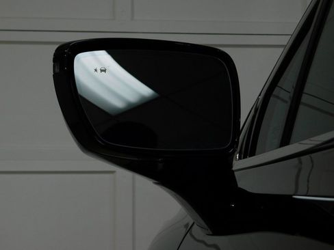 Used 2024 Buick Enclave Essence image 22