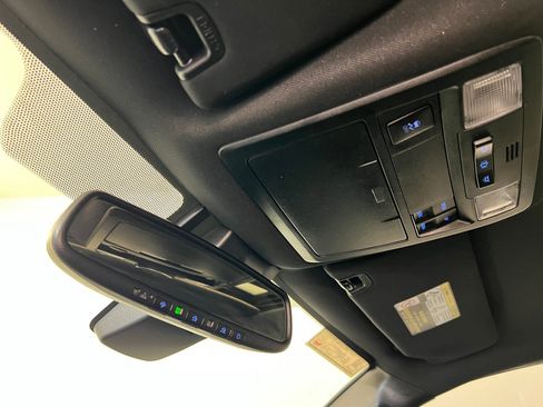 Used 2019 Toyota Tacoma TRD Sport image 18