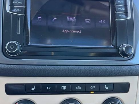 Used 2017 Volkswagen Tiguan Wolfsburg Edition FWD image 42