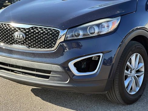 Used 2018 Kia Sorento LX image 7