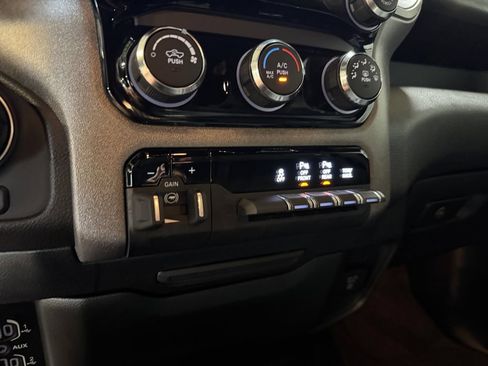 Used 2025 RAM 1500 Warlock AWD/4WD image 30