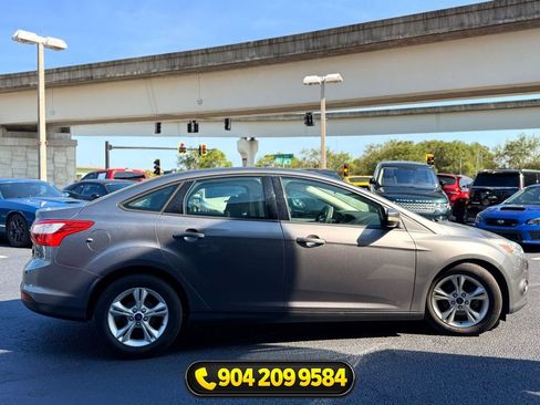 Used 2014 Ford Focus SE FWD image 11