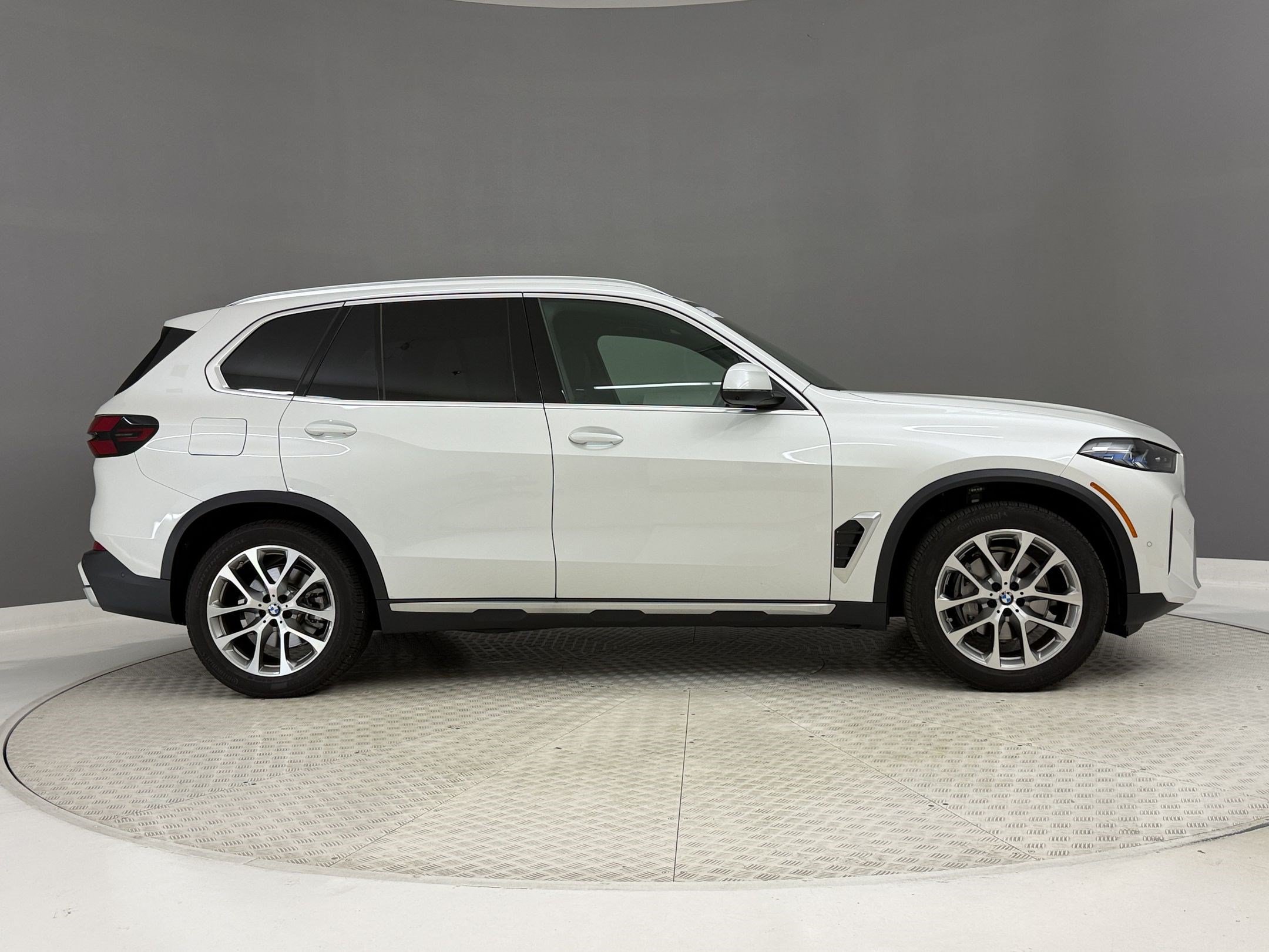 Used 2026 BMW X5 sDrive40i w/ Premium Package RWD image 8