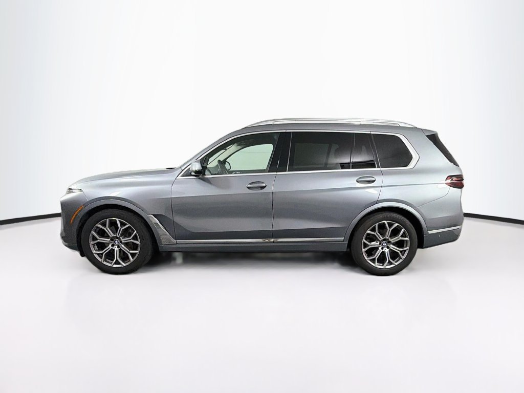 Used 2025 BMW X7 xDrive40i AWD/4WD image 4