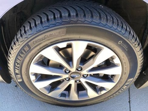 Used 2017 Subaru Outback 3.6R Touring AWD/4WD image 27