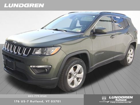 Used 2020 Jeep Compass Latitude w/ Cold Weather Group AWD/4WD image 5