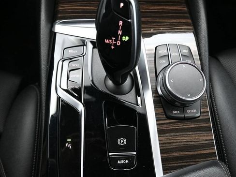 Used 2023 BMW 540i w/ Convenience Package RWD image 22