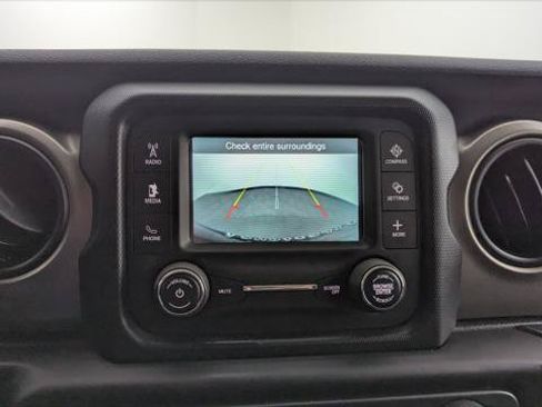 Used 2018 Jeep Wrangler Unlimited Sport S AWD/4WD image 27