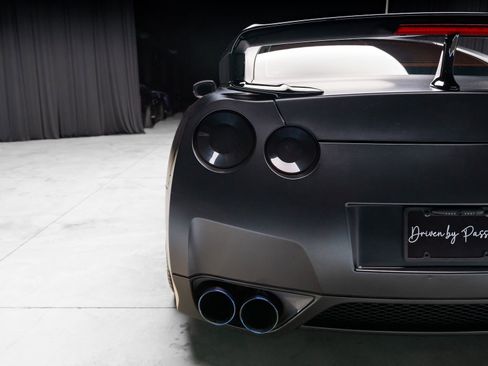 Used 2009 Nissan GT-R Premium AWD/4WD image 39