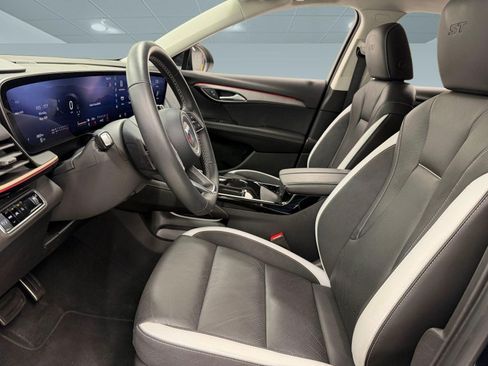 Used 2025 Buick Envision Sport Touring AWD/4WD image 4