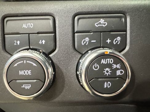 New 2026 GMC Sierra 1500 Elevation image 19