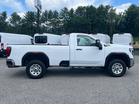 Used 2024 GMC Sierra 2500 Pro image 2