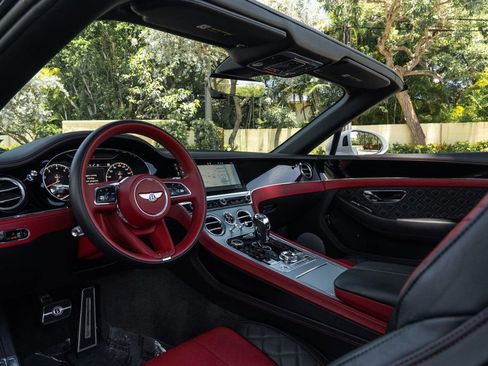 Used 2021 Bentley Continental GT AWD/4WD image 16