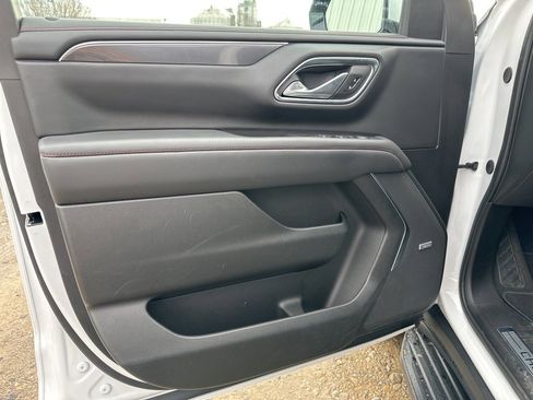 Used 2023 Chevrolet Suburban RST w/ Luxury Package image 9