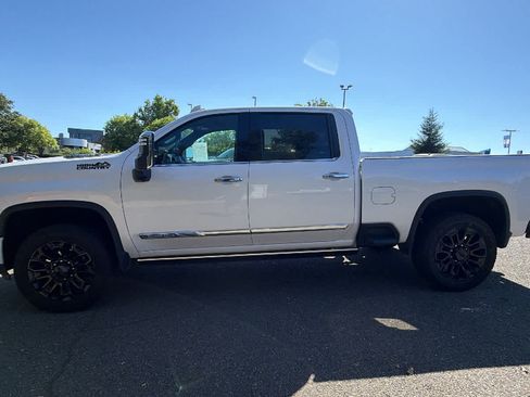 Used 2025 Chevrolet Silverado 2500 High Country w/ Technology Package AWD/4WD image 8