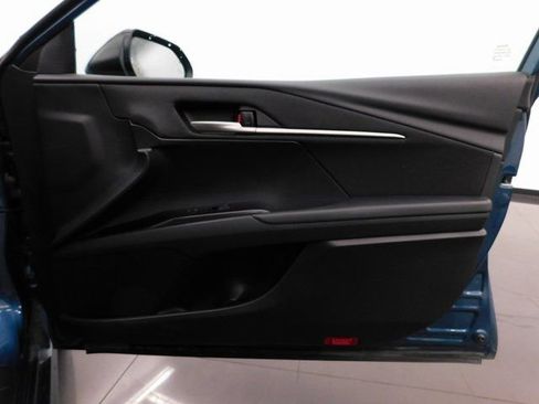 Used 2025 Toyota Camry LE image 32