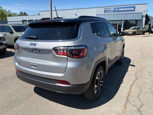 Used 2023 Jeep Compass Limited w/ Sun and Sound Group AWD/4WD image 7