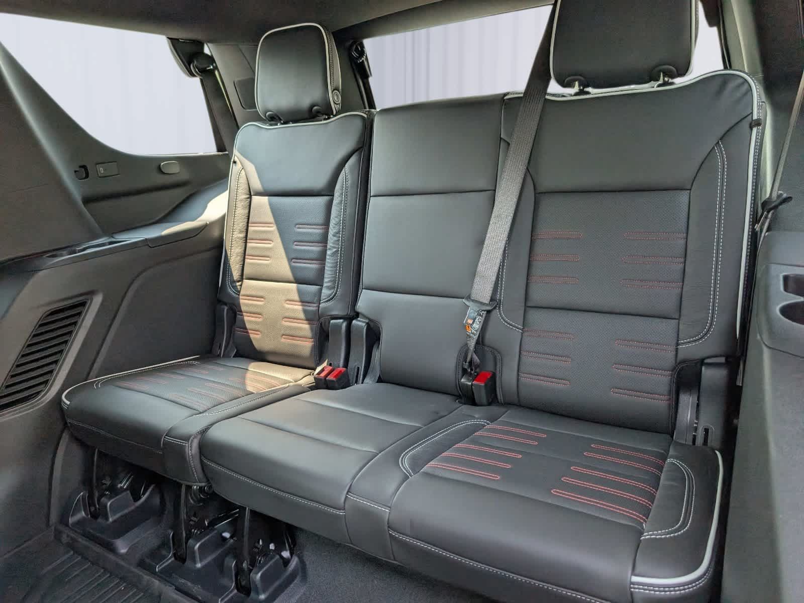 Used 2025 GMC Yukon AT4 Ultimate AWD/4WD image 19