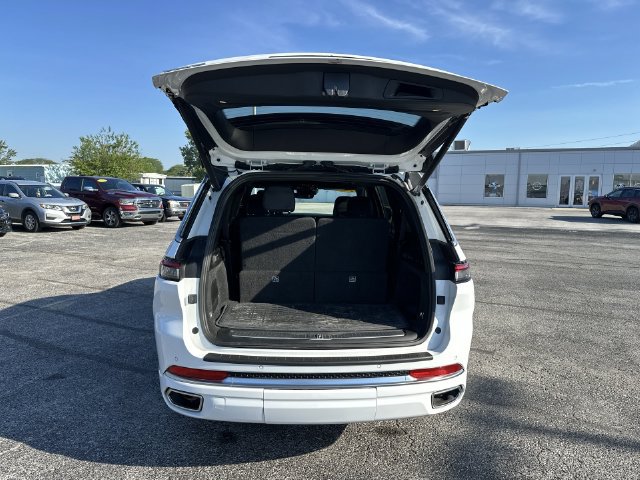 Used 2024 Jeep Grand Cherokee L Summit AWD/4WD image 23