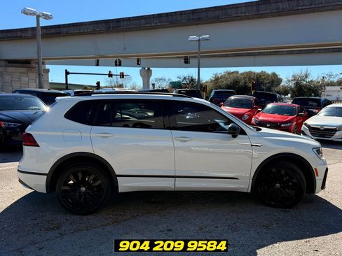 Used 2021 Volkswagen Tiguan SE FWD image 9