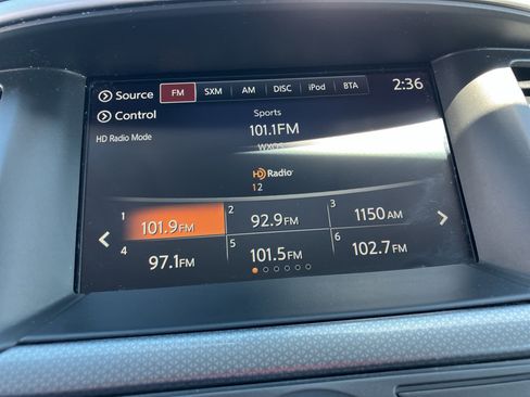 Used 2020 Nissan Pathfinder SL AWD/4WD image 16