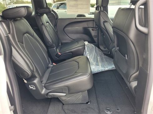 New 2026 Chrysler Voyager LX image 14