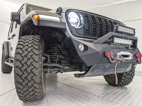 Used 2024 Jeep Wrangler Unlimited Sport AWD/4WD image 22