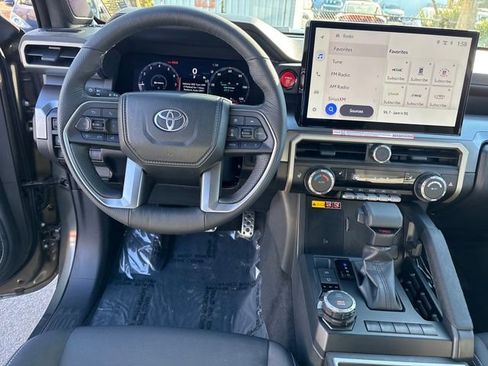 Used 2024 Toyota Tacoma TRD Sport image 15