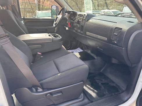 Used 2013 Chevrolet Silverado 2500 LT w/ Convenience Package image 8
