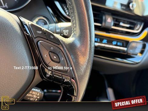 Used 2022 Toyota C-HR XLE image 16