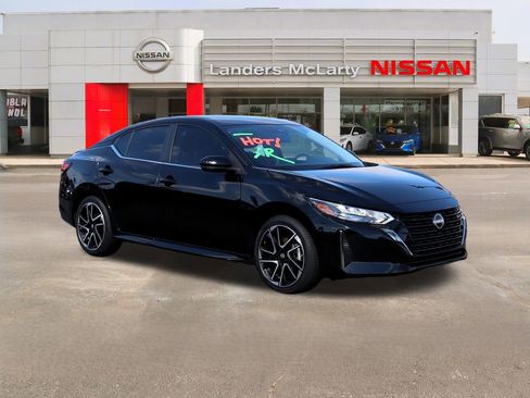 Used 2025 Nissan Sentra SR image 1