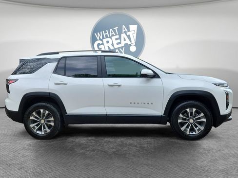 Used 2025 Chevrolet Equinox LT w/ Convenience Package II AWD/4WD image 2