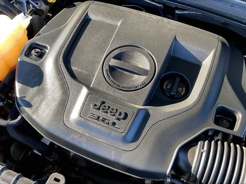 Used 2023 Jeep Grand Cherokee Overland w/ Luxury Tech Group IV image 43