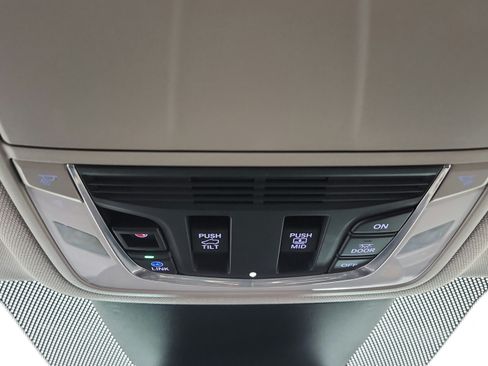 Used 2023 Acura MDX SH-AWD w/ Technology Package image 26