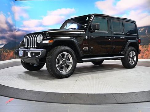 Used 2020 Jeep Wrangler Unlimited Sahara image 3