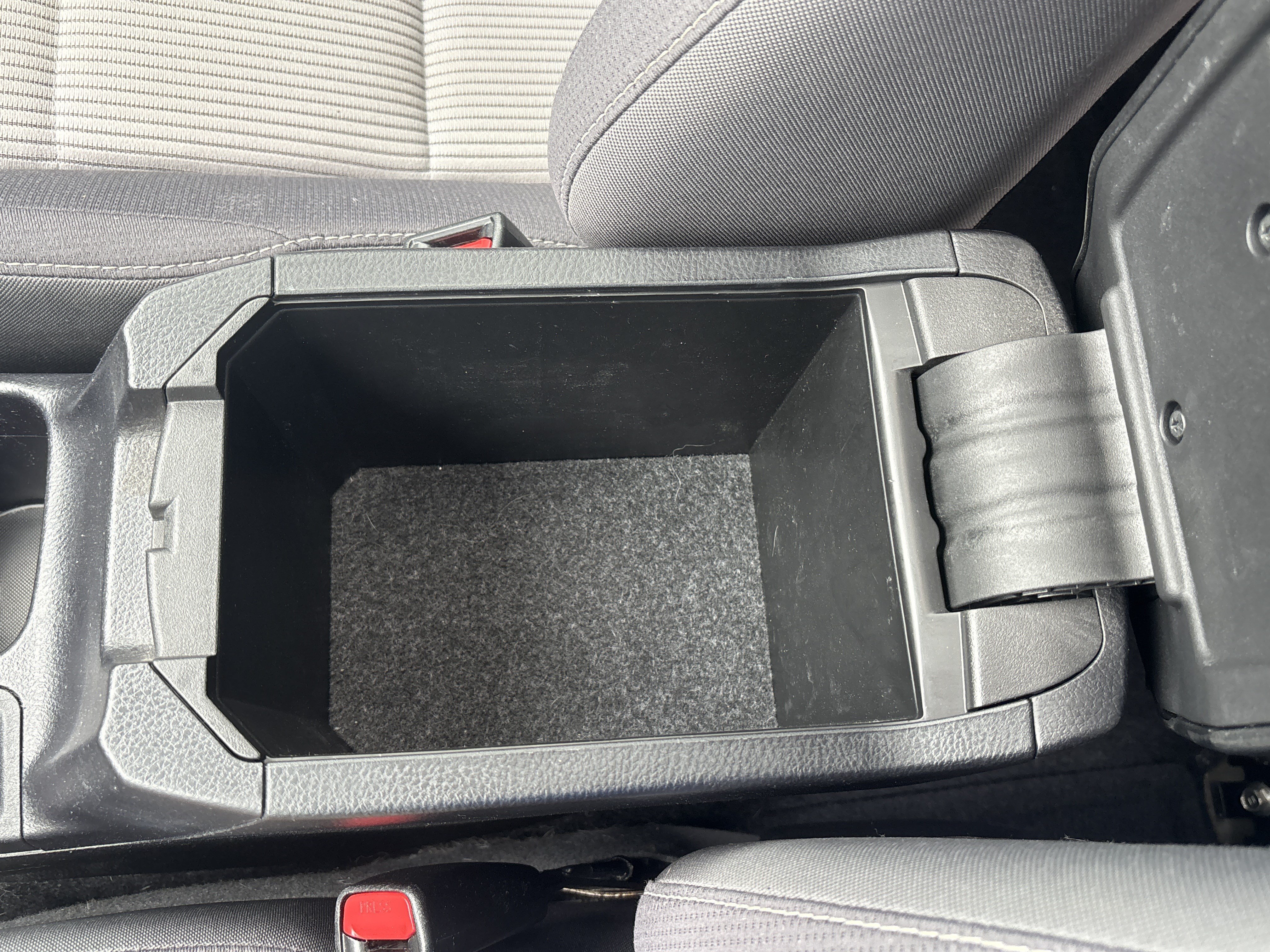 Used 2015 Toyota RAV4 XLE FWD image 19