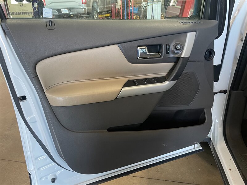 Used 2014 Ford Edge SE FWD image 19