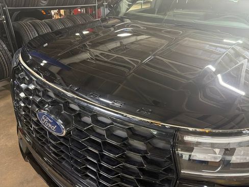 Used 2025 Ford Explorer ST-Line w/ Premium Package RWD image 2