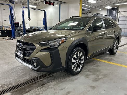 Certified 2025 Subaru Outback Limited image 4