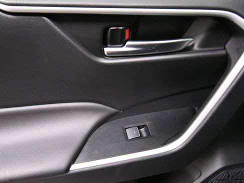 Certified 2022 Toyota RAV4 XLE image 21