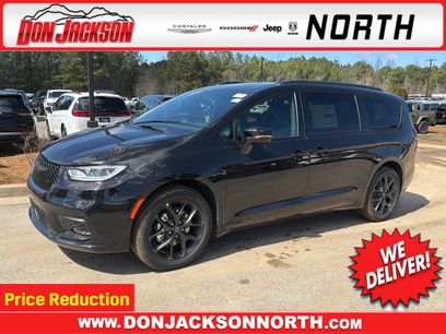 New 2026 Chrysler Pacifica Select