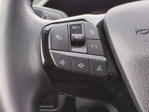 Used 2023 Ford Escape SE image 27