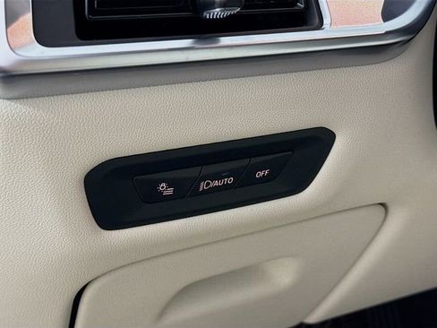 New 2026 BMW X5 xDrive50e image 10