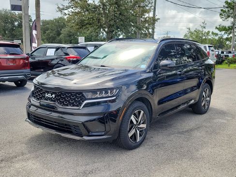 Certified 2023 Kia Sorento S w/ Panoramic Sunroof Package FWD image 3