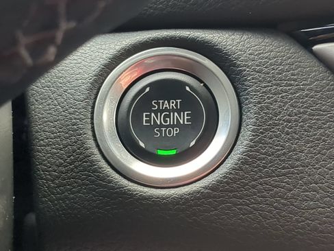 Certified 2024 Cadillac XT4 Premium Luxury FWD image 16