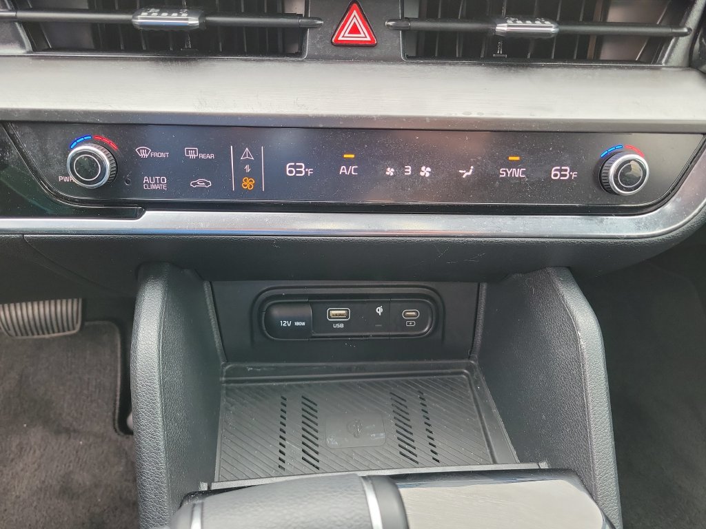 Used 2025 Kia Sportage EX w/ Premium Package FWD image 22