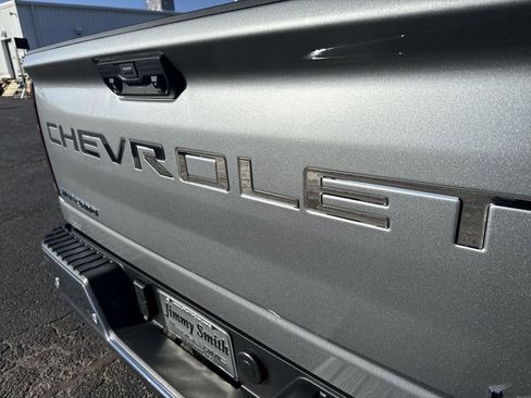 Used 2025 Chevrolet Silverado 2500 LTZ w/ LTZ Premium Package image 38