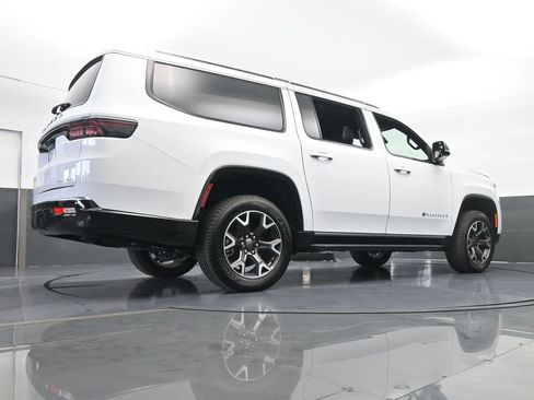 Used 2023 Jeep Wagoneer L Series III w/ Preferred Equipment Group image 65