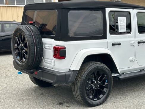 Used 2023 Jeep Wrangler Unlimited Sahara image 44